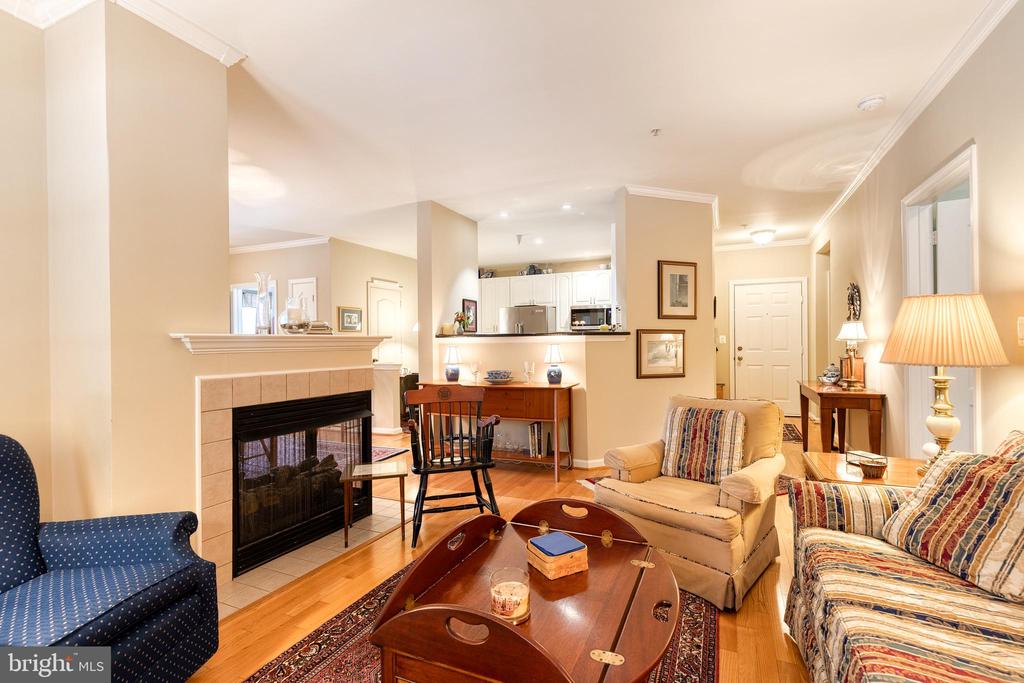 400 SYMPHONY CIRCLE 325