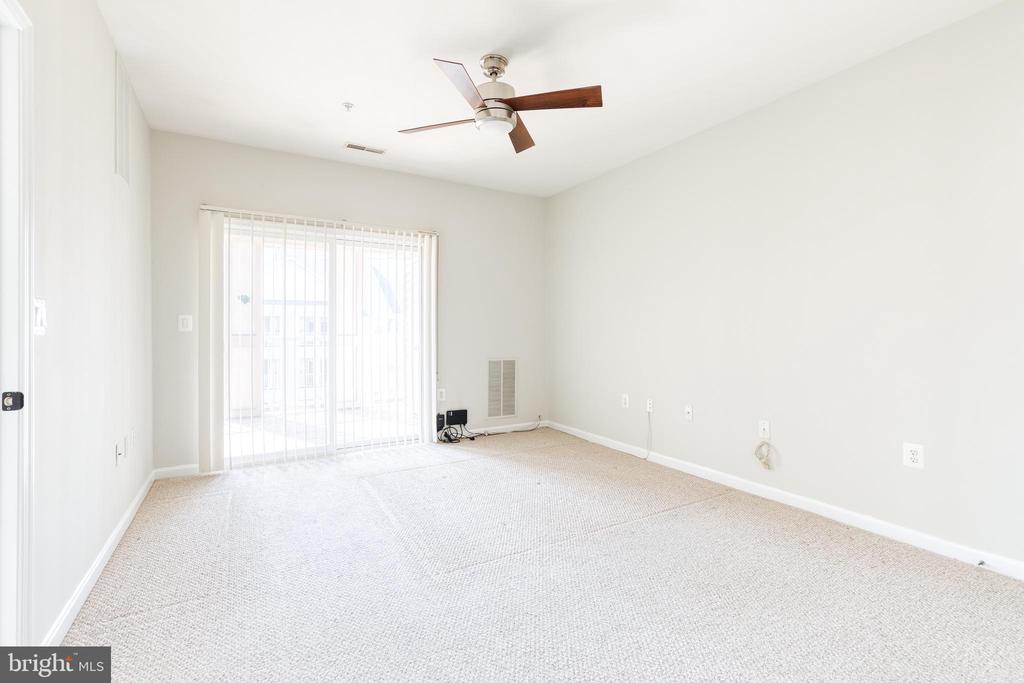 400 SYMPHONY CIRCLE 516 H