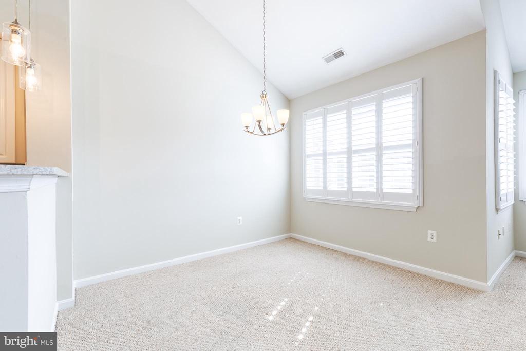 400 SYMPHONY CIRCLE 516 H
