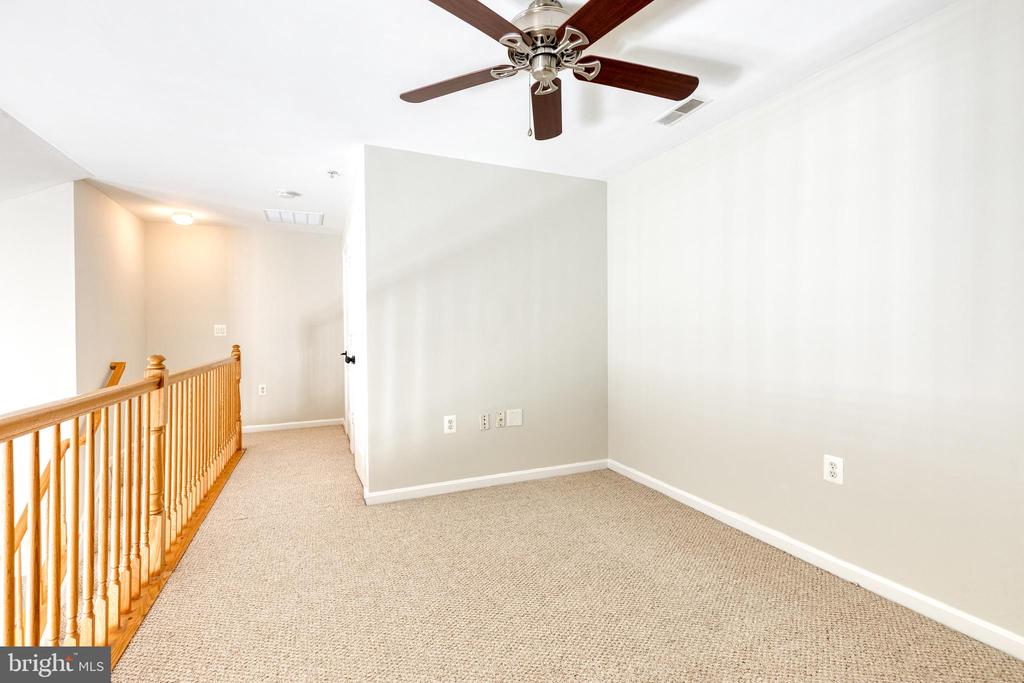 400 SYMPHONY CIRCLE 516 H