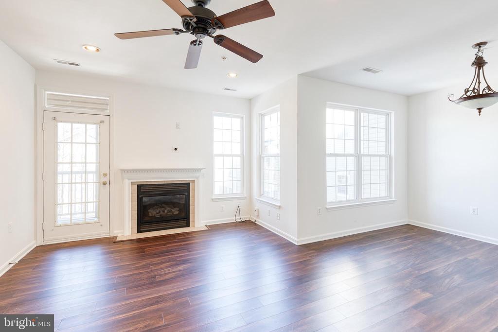 400 SYMPHONY CIRCLE 360C