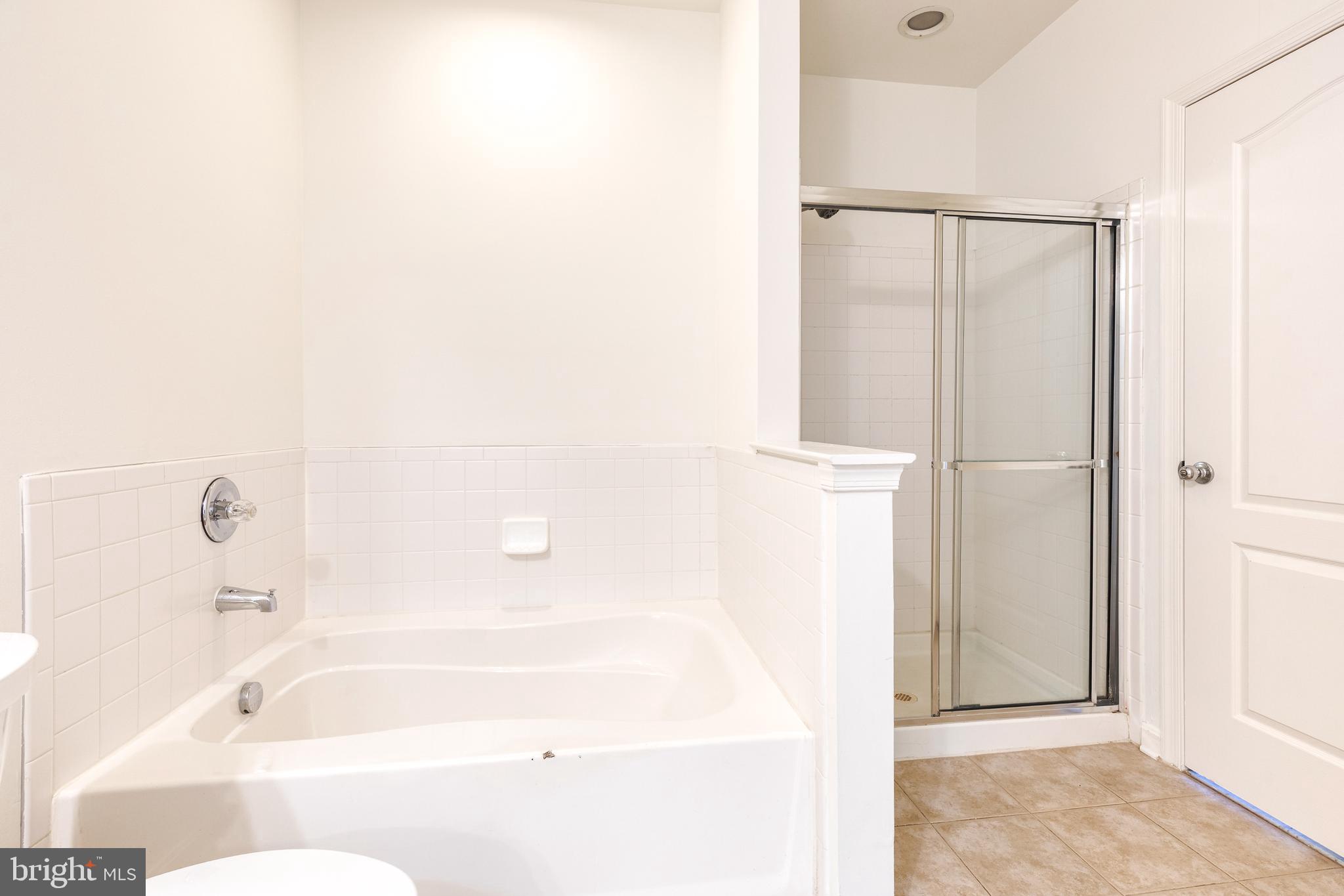 400 SYMPHONY CIRCLE 360C