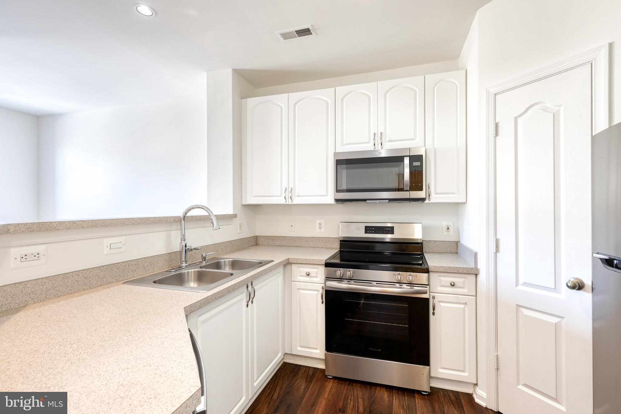 400 SYMPHONY CIRCLE 360C