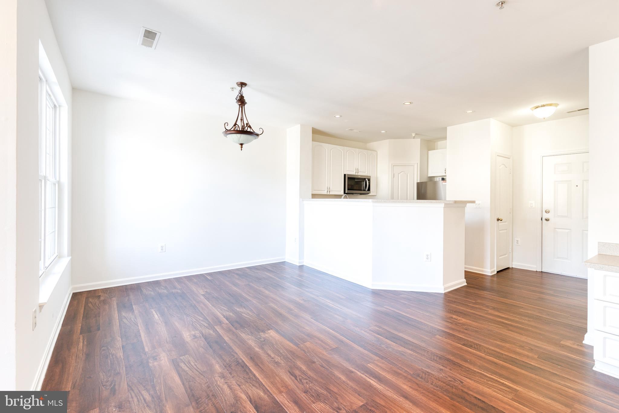 400 SYMPHONY CIRCLE 360C