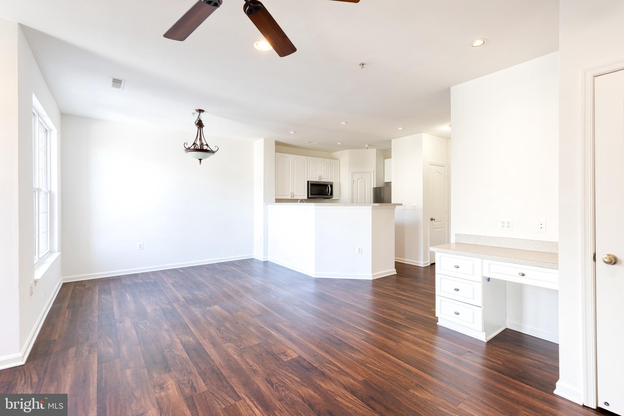 400 SYMPHONY CIRCLE 360C