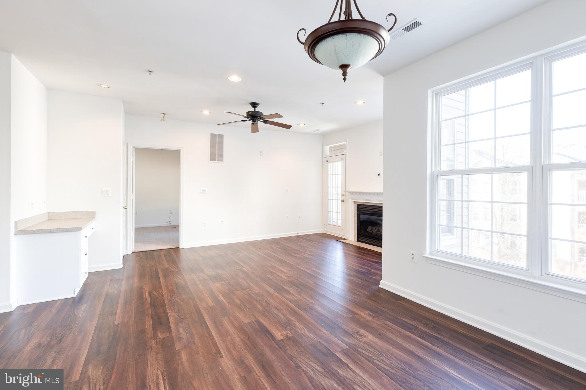 400 SYMPHONY CIRCLE 360C