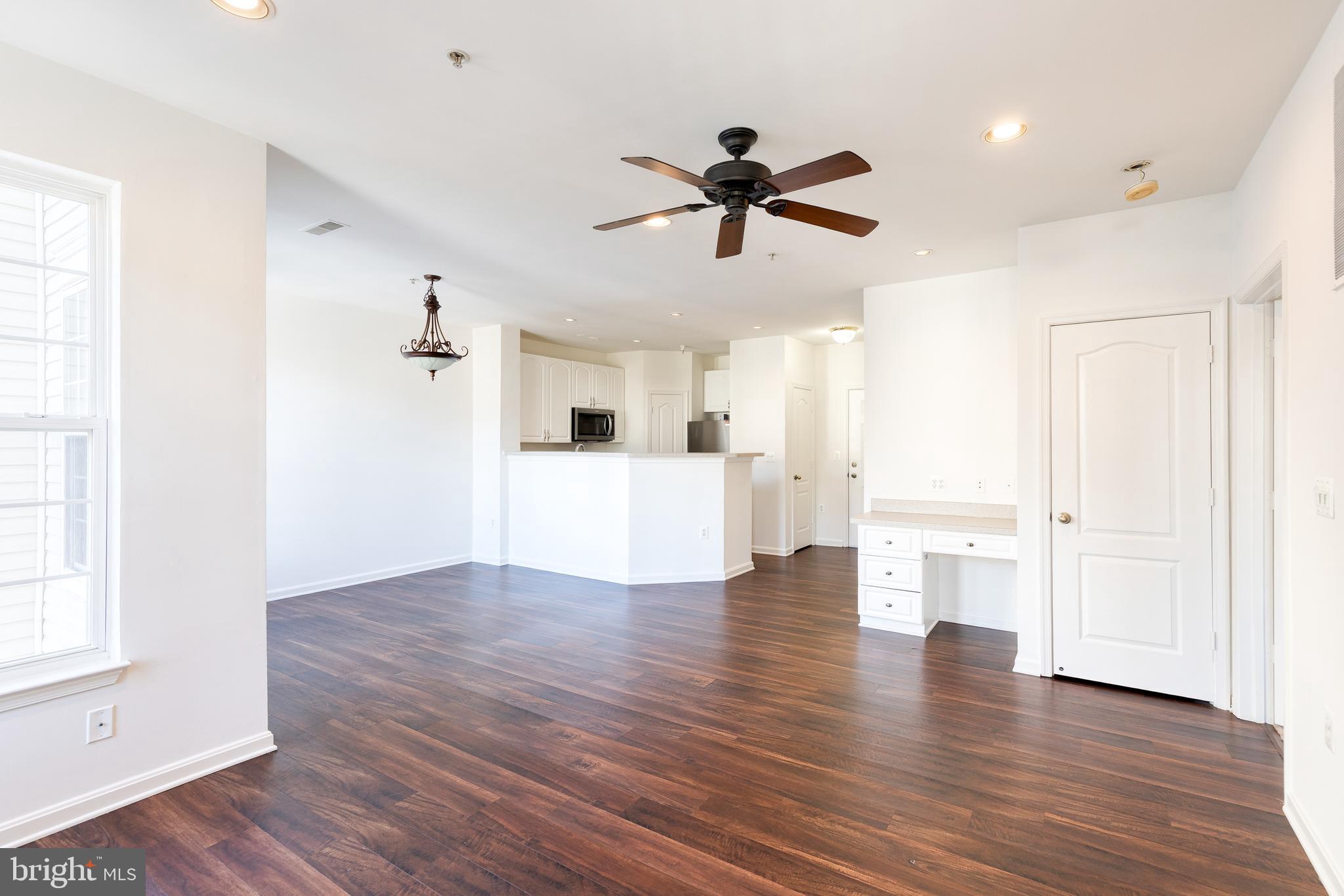 400 SYMPHONY CIRCLE 360C