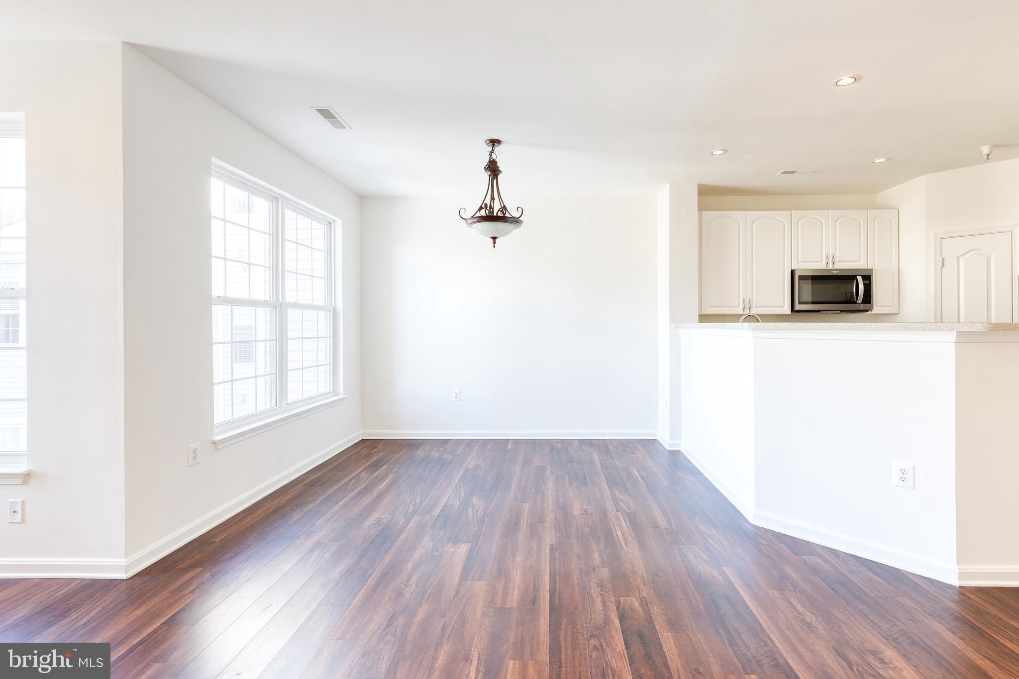 400 SYMPHONY CIRCLE 360C