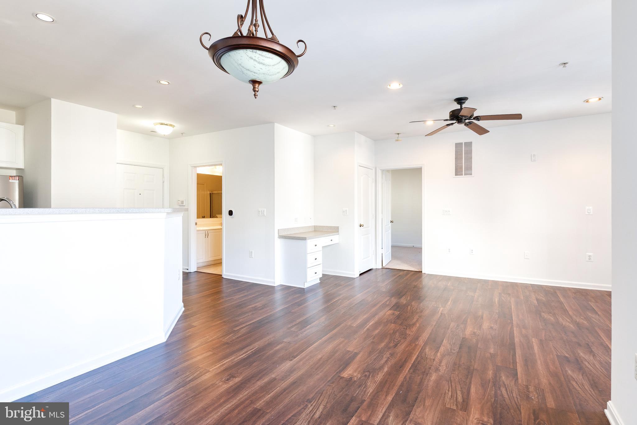 400 SYMPHONY CIRCLE 360C