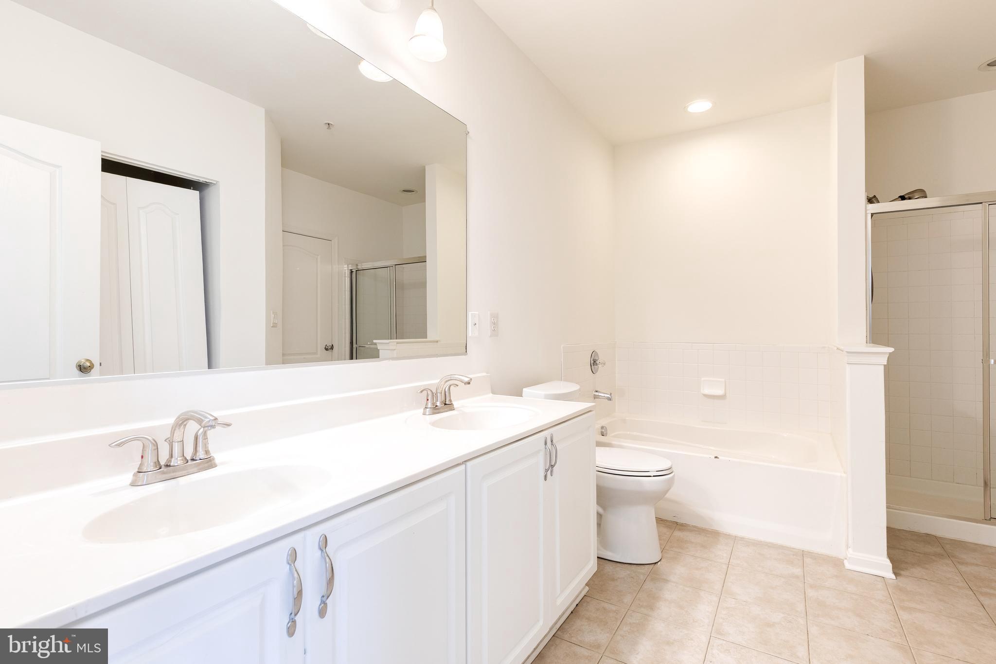 400 SYMPHONY CIRCLE 360C