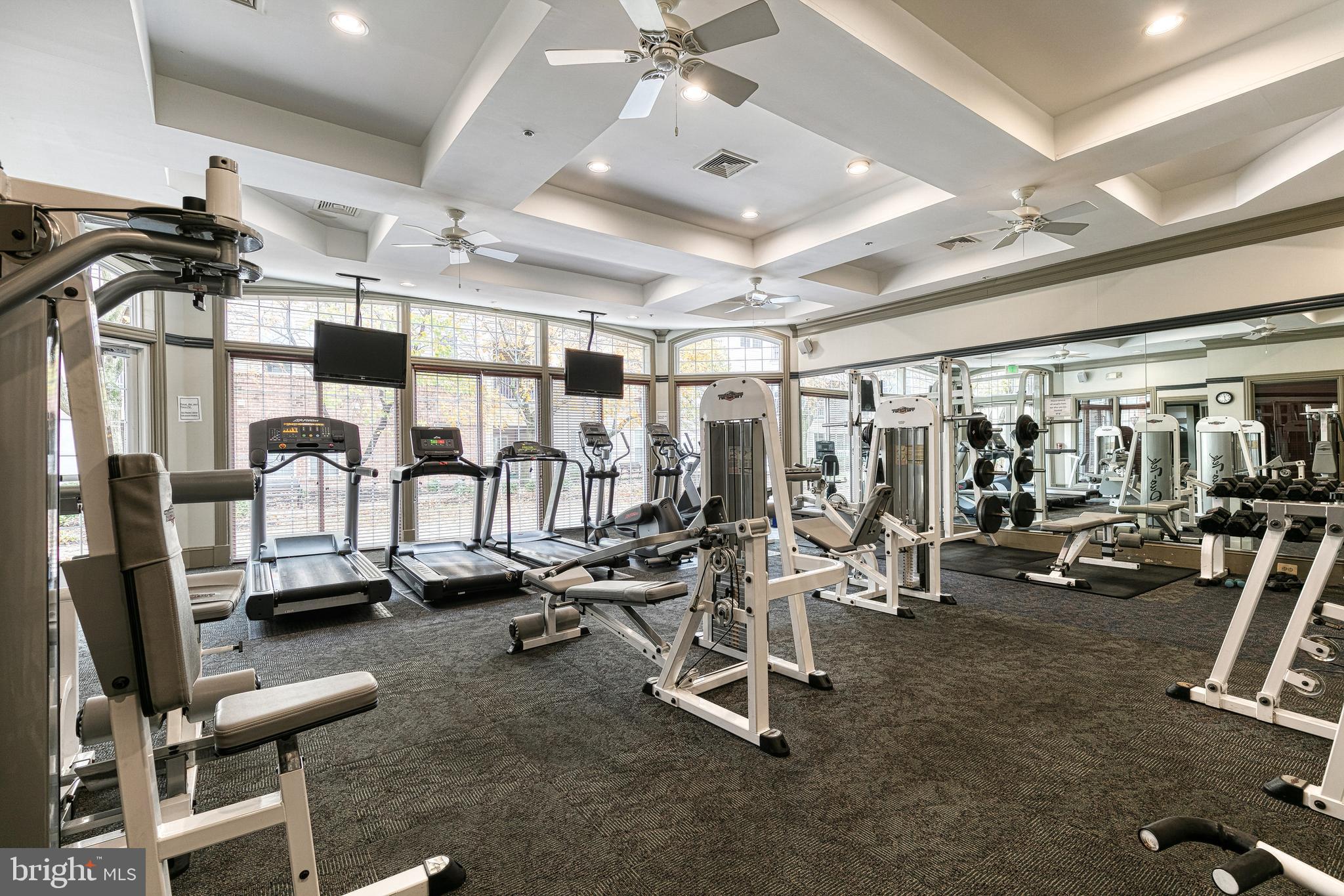 400 SYMPHONY CIRCLE 360C