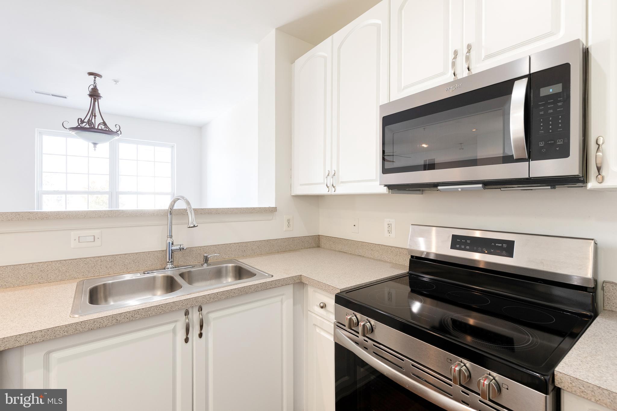 400 SYMPHONY CIRCLE 360C