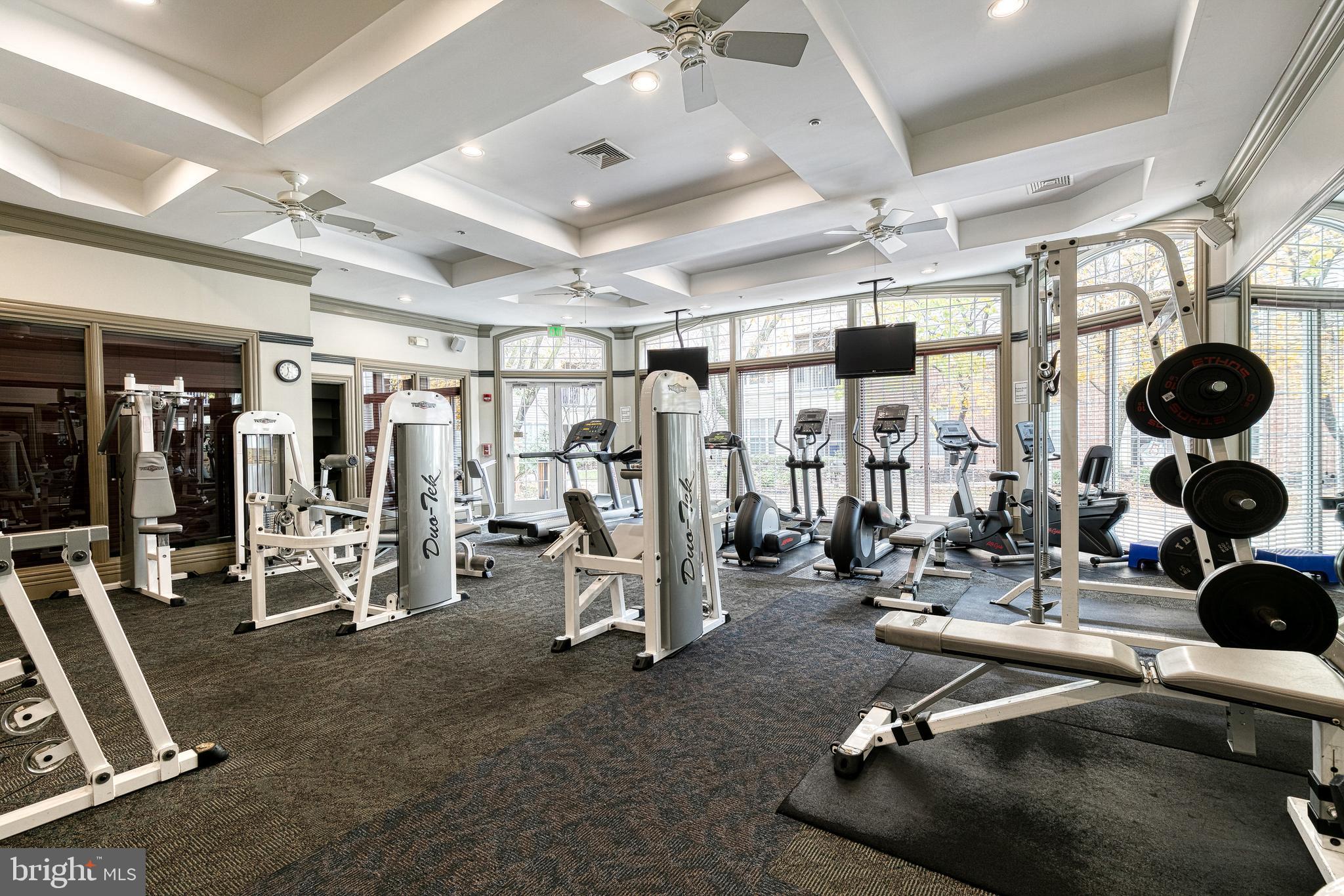 400 SYMPHONY CIRCLE 360C