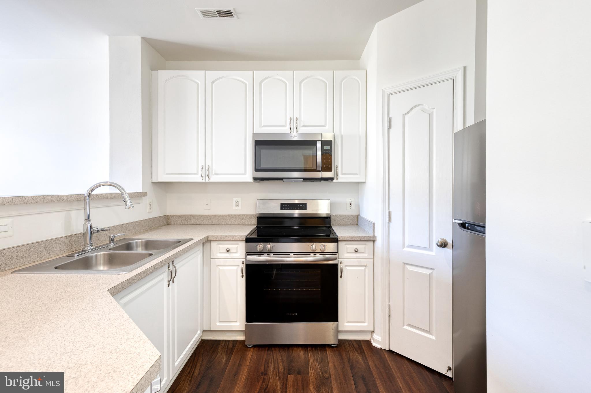 400 SYMPHONY CIRCLE 360C