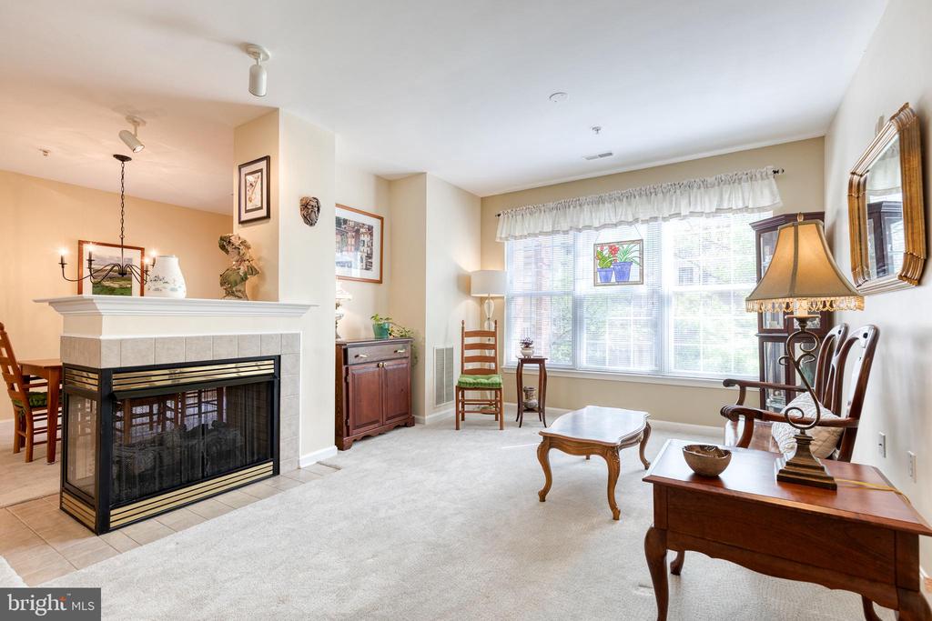 400 SYMPHONY CIRCLE 257C