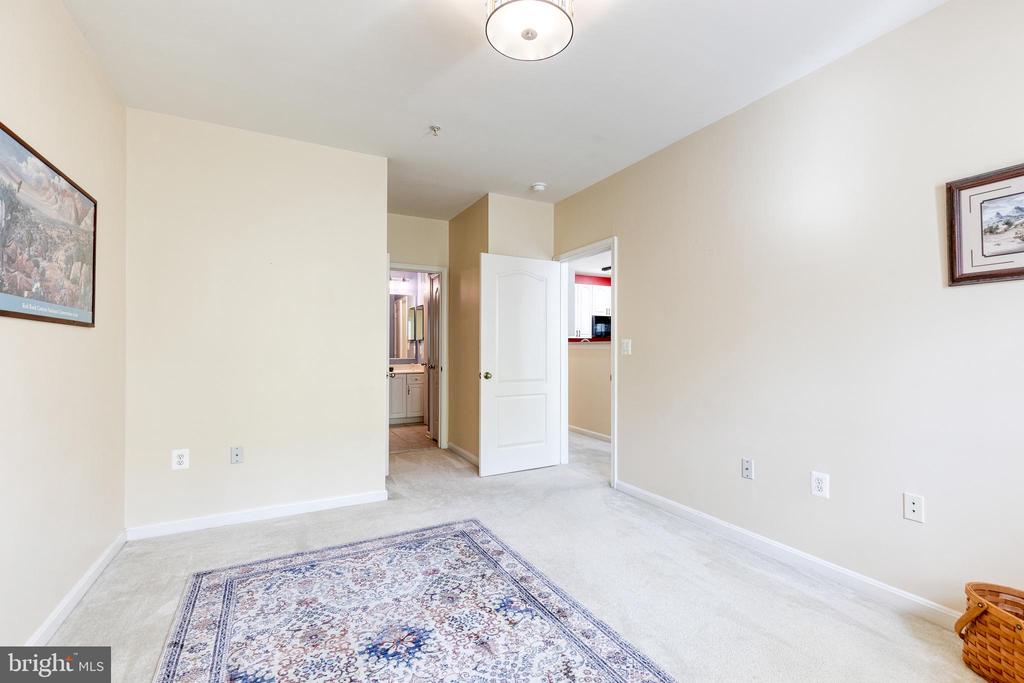 400 SYMPHONY CIRCLE 257C