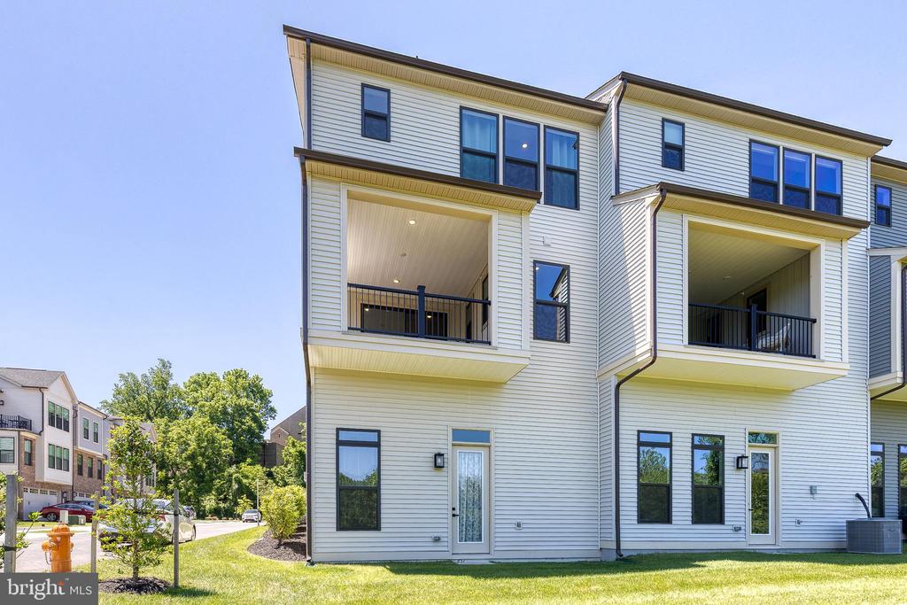 200 HICKORY HOLLOW COURT