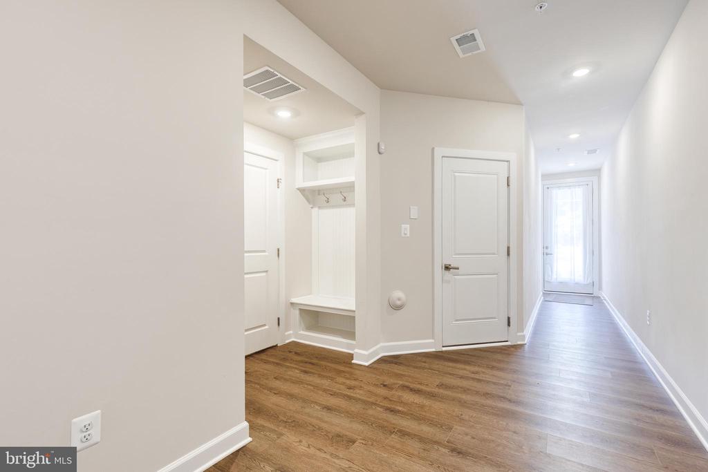 200 HICKORY HOLLOW COURT