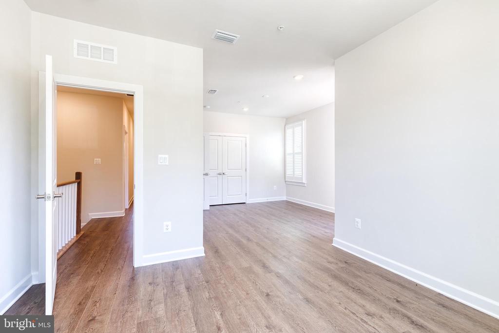 200 HICKORY HOLLOW COURT