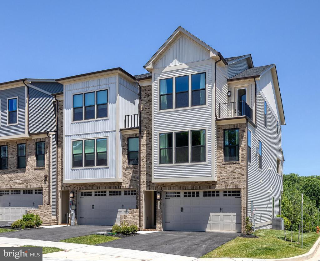 200 HICKORY HOLLOW COURT