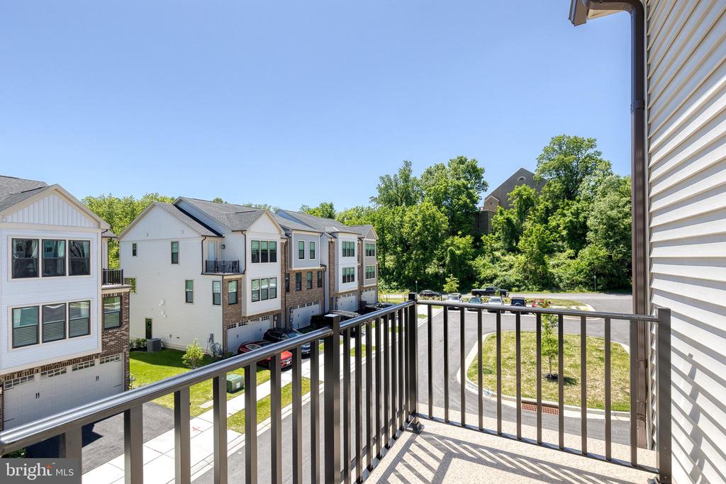 200 HICKORY HOLLOW COURT
