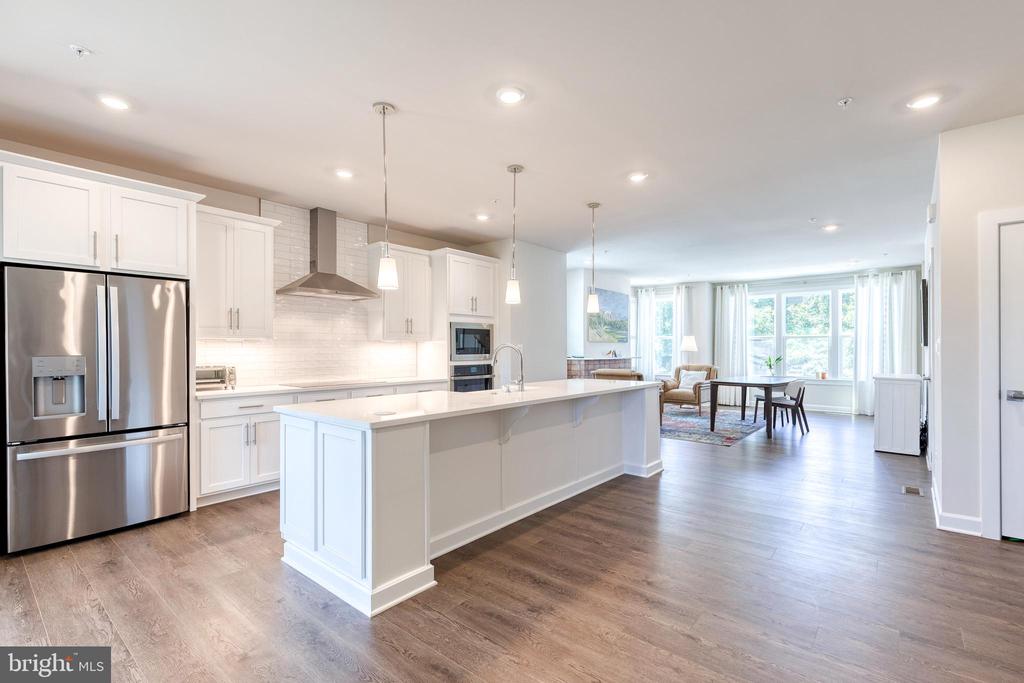 200 HICKORY HOLLOW COURT