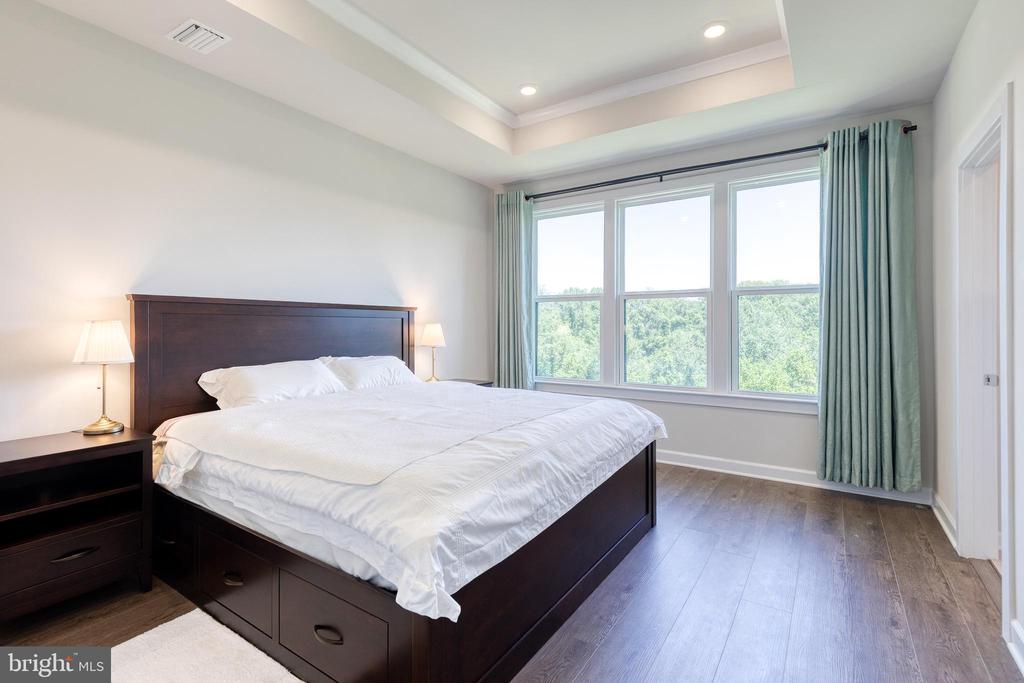 200 HICKORY HOLLOW COURT