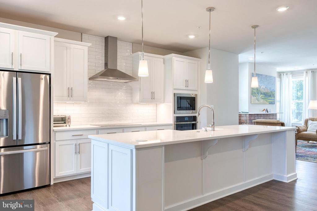 200 HICKORY HOLLOW COURT