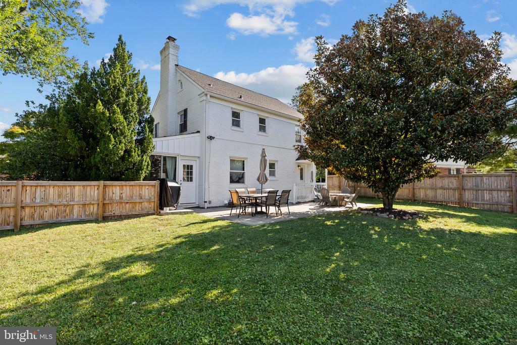 912 LOCUSTVALE ROAD