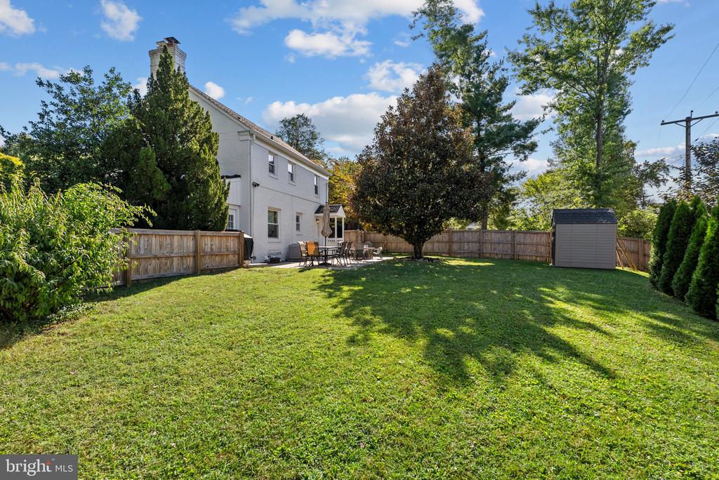 912 LOCUSTVALE ROAD