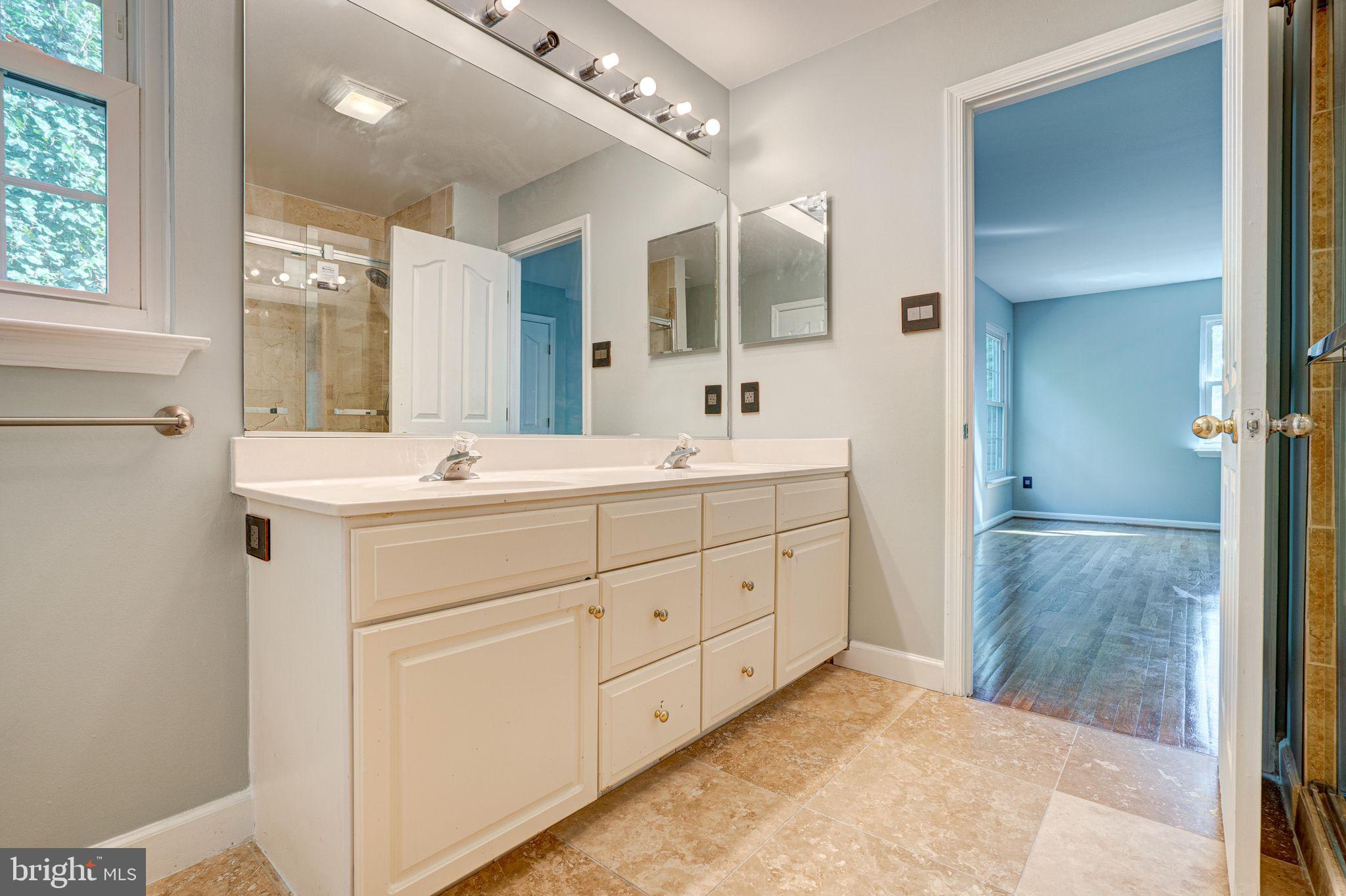 4421 Rolling Meadows Way