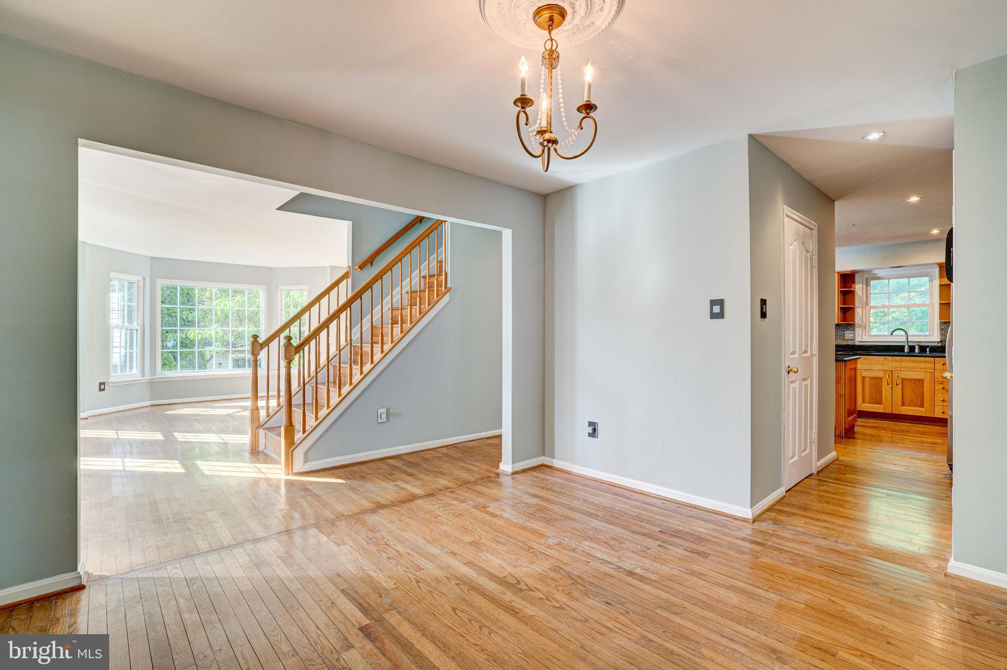 4421 Rolling Meadows Way