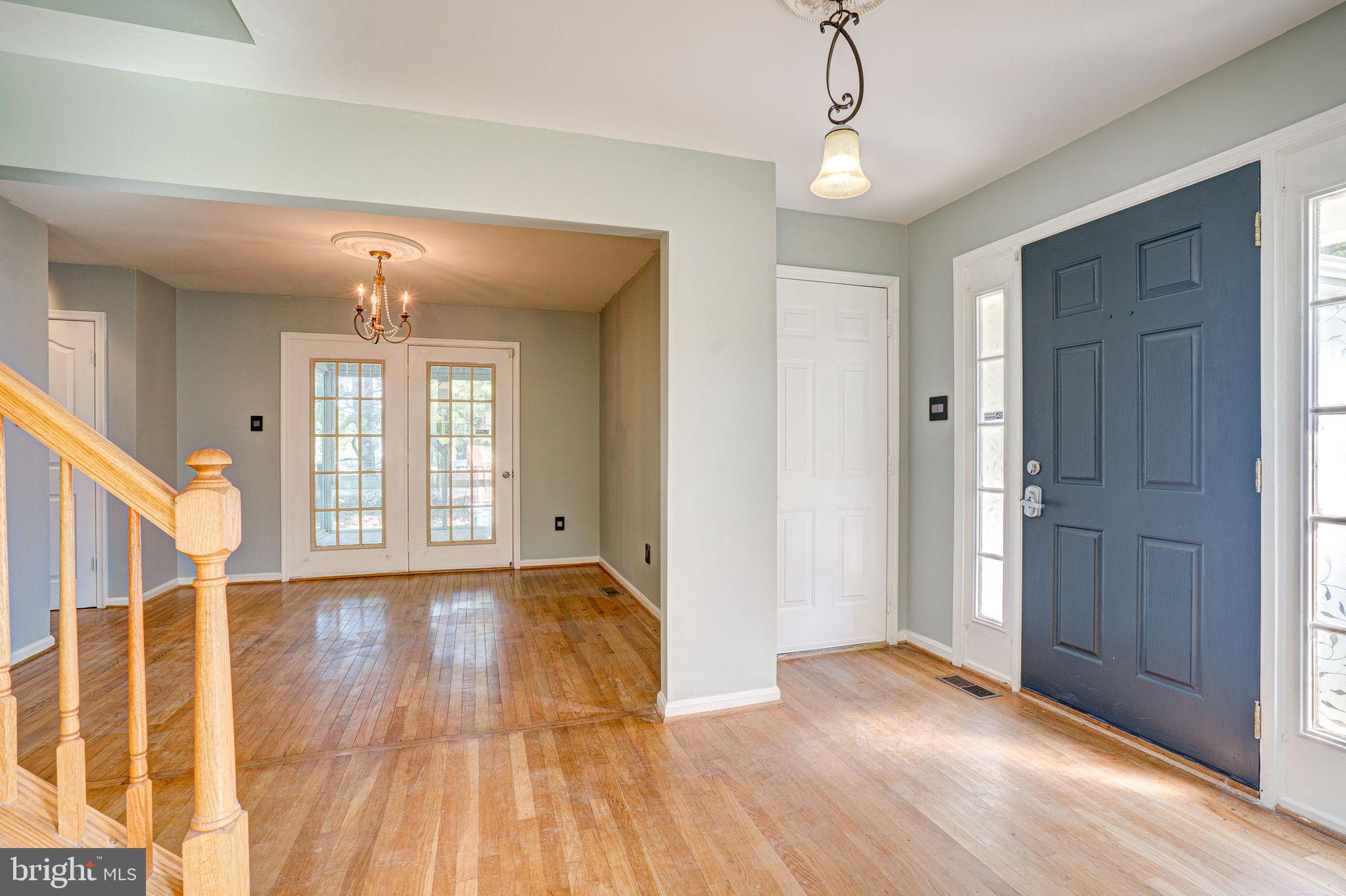 4421 Rolling Meadows Way