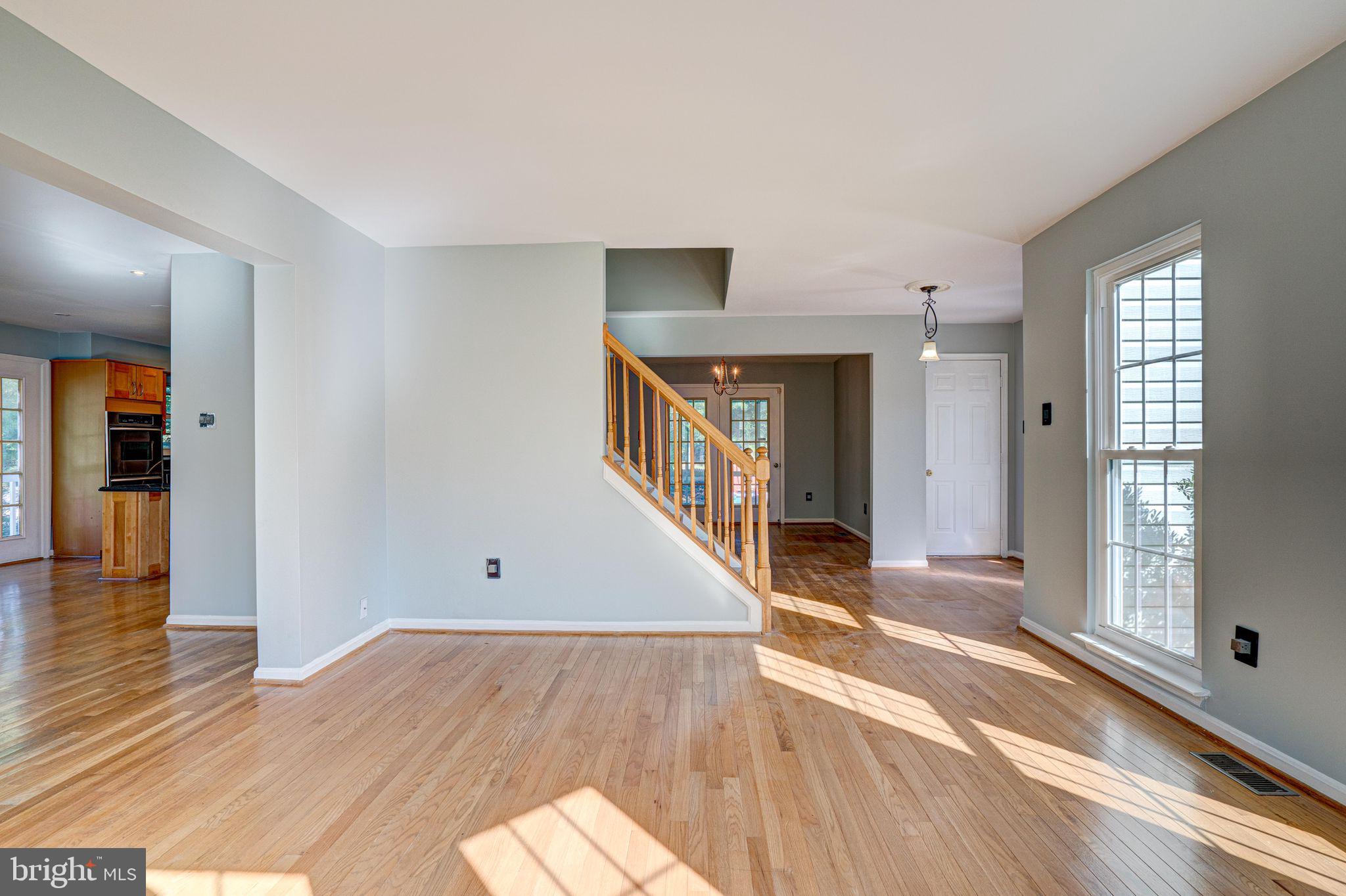 4421 Rolling Meadows Way