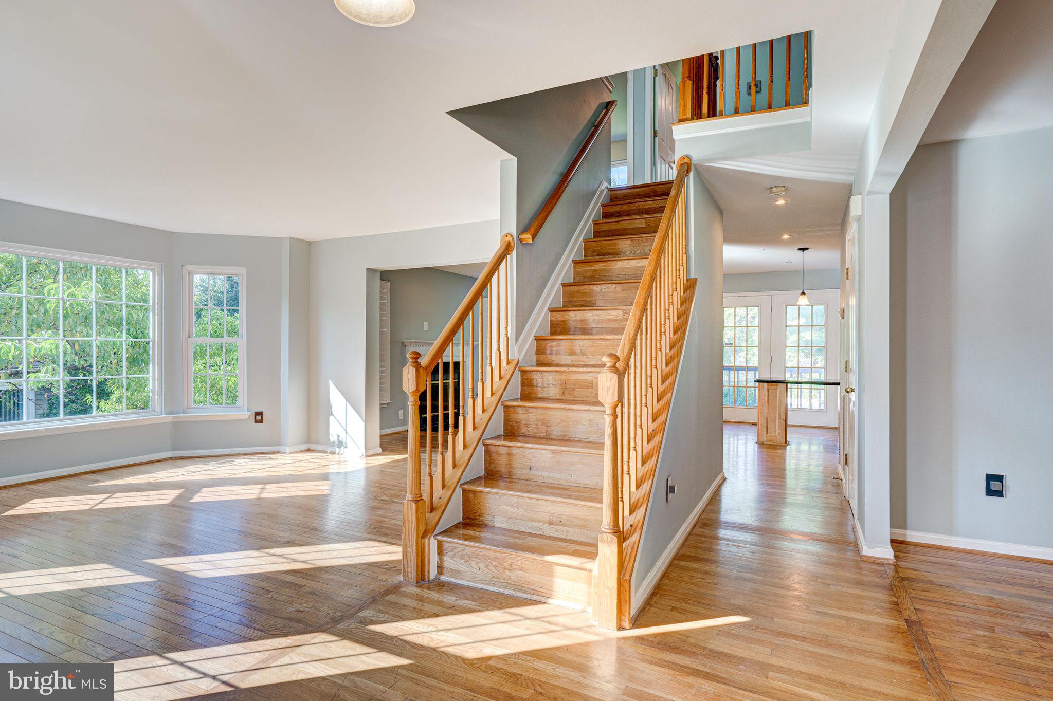 4421 Rolling Meadows Way