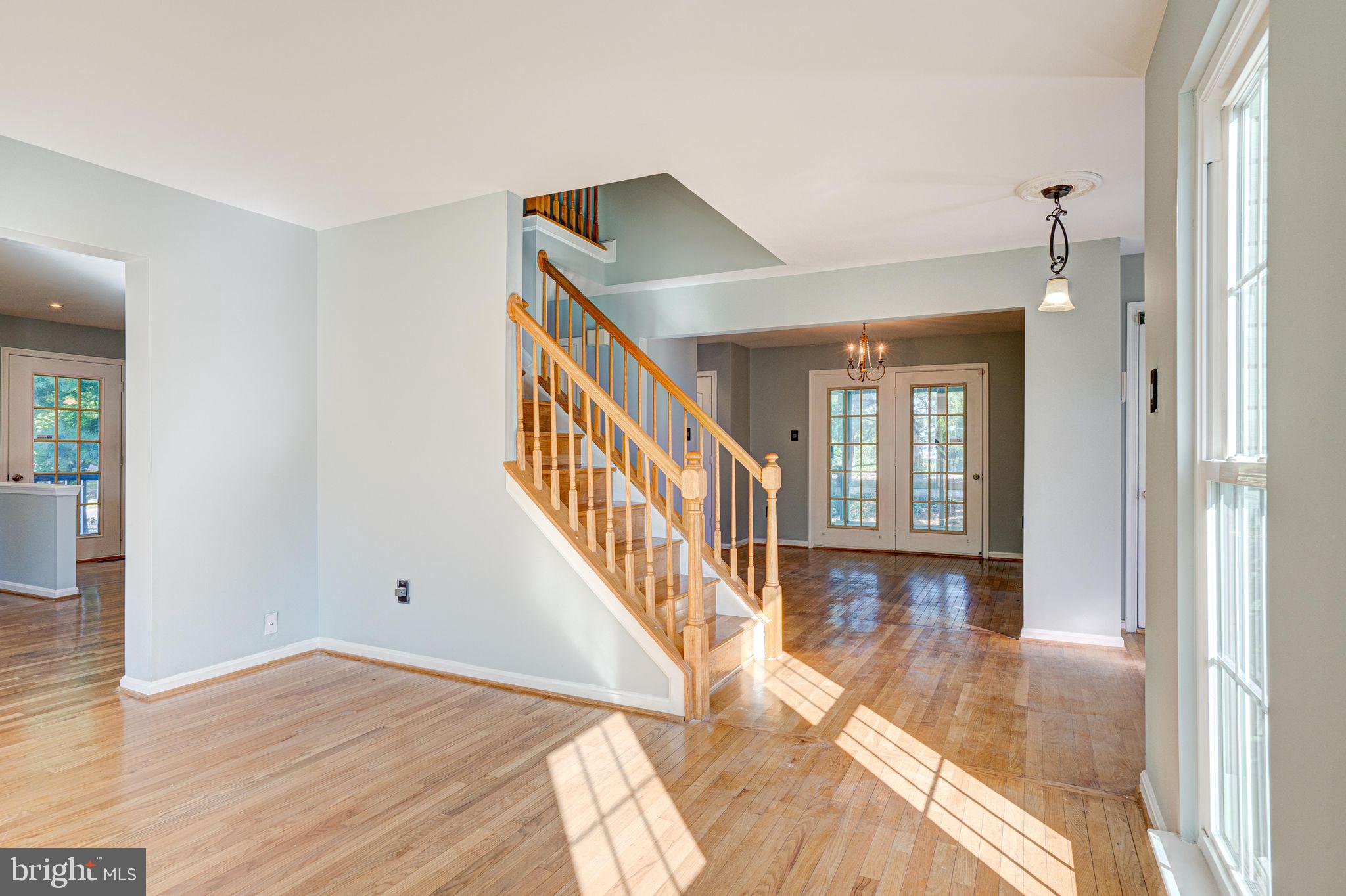 4421 Rolling Meadows Way