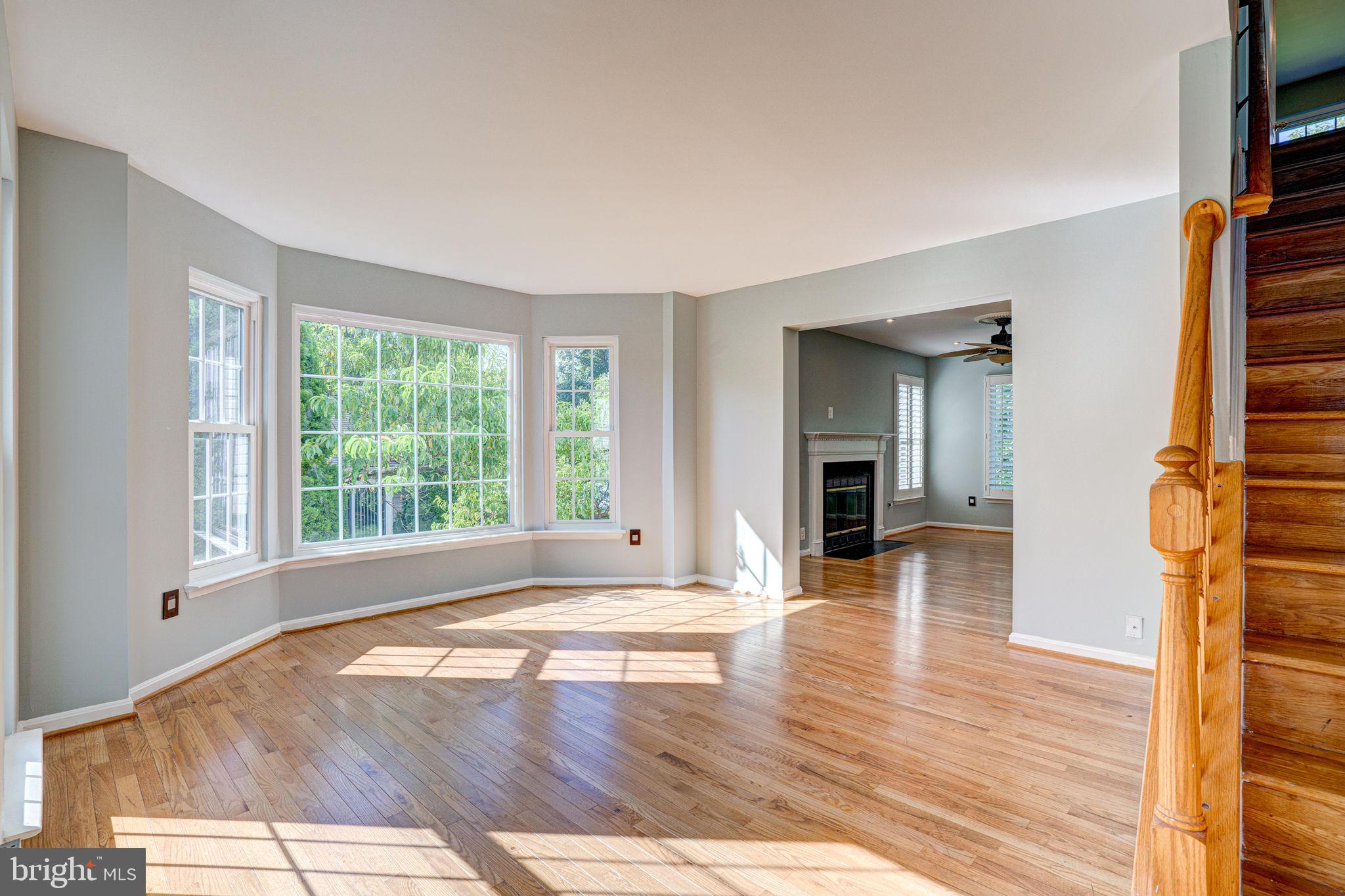 4421 Rolling Meadows Way