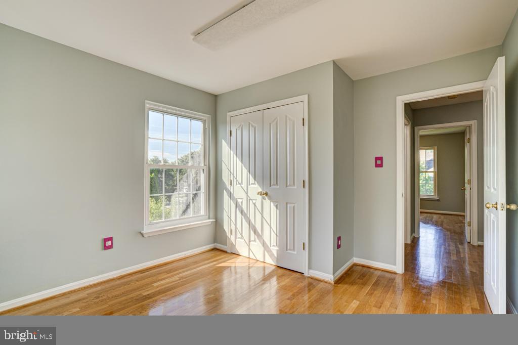 4421 Rolling Meadows Way