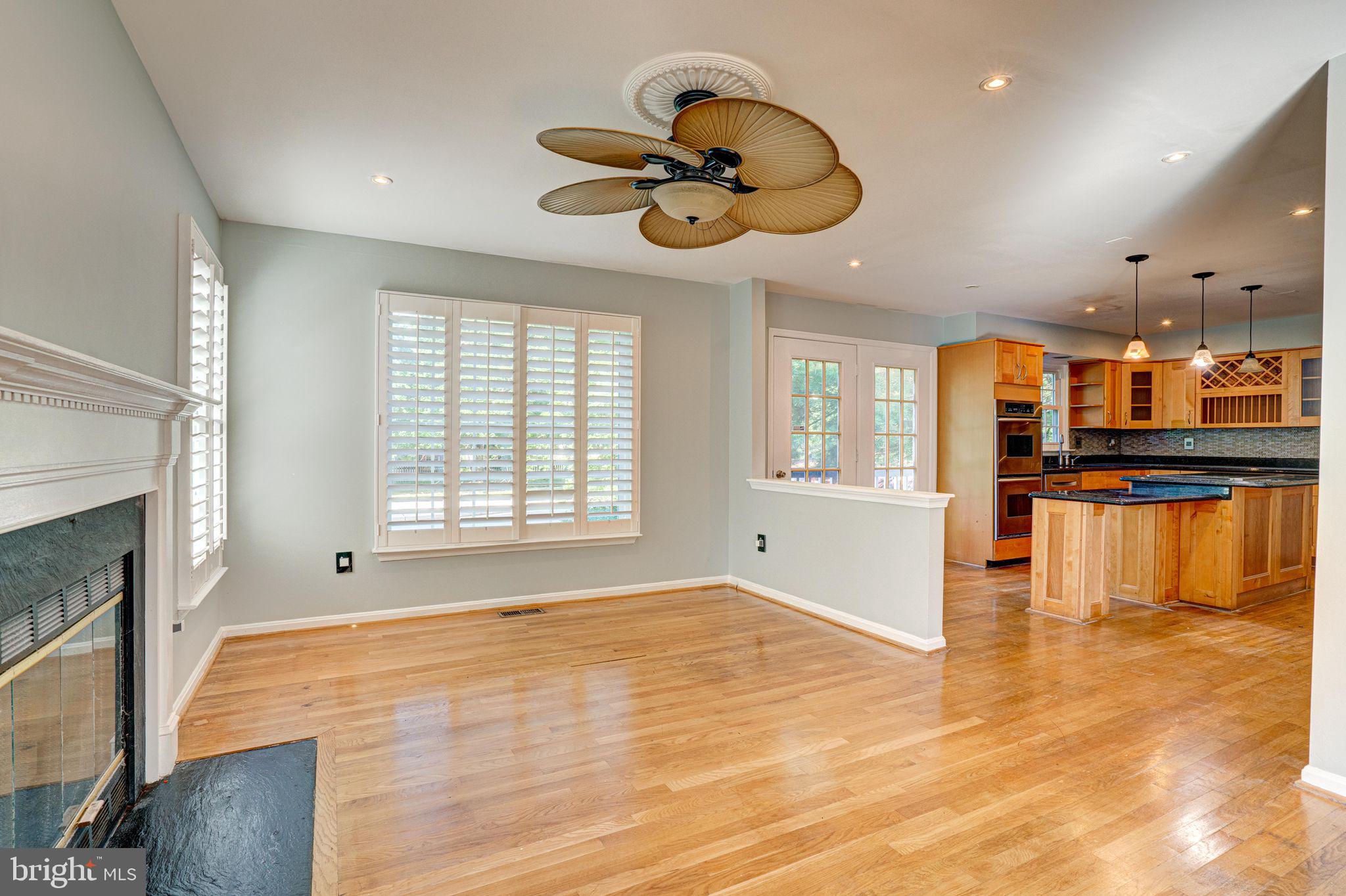 4421 Rolling Meadows Way