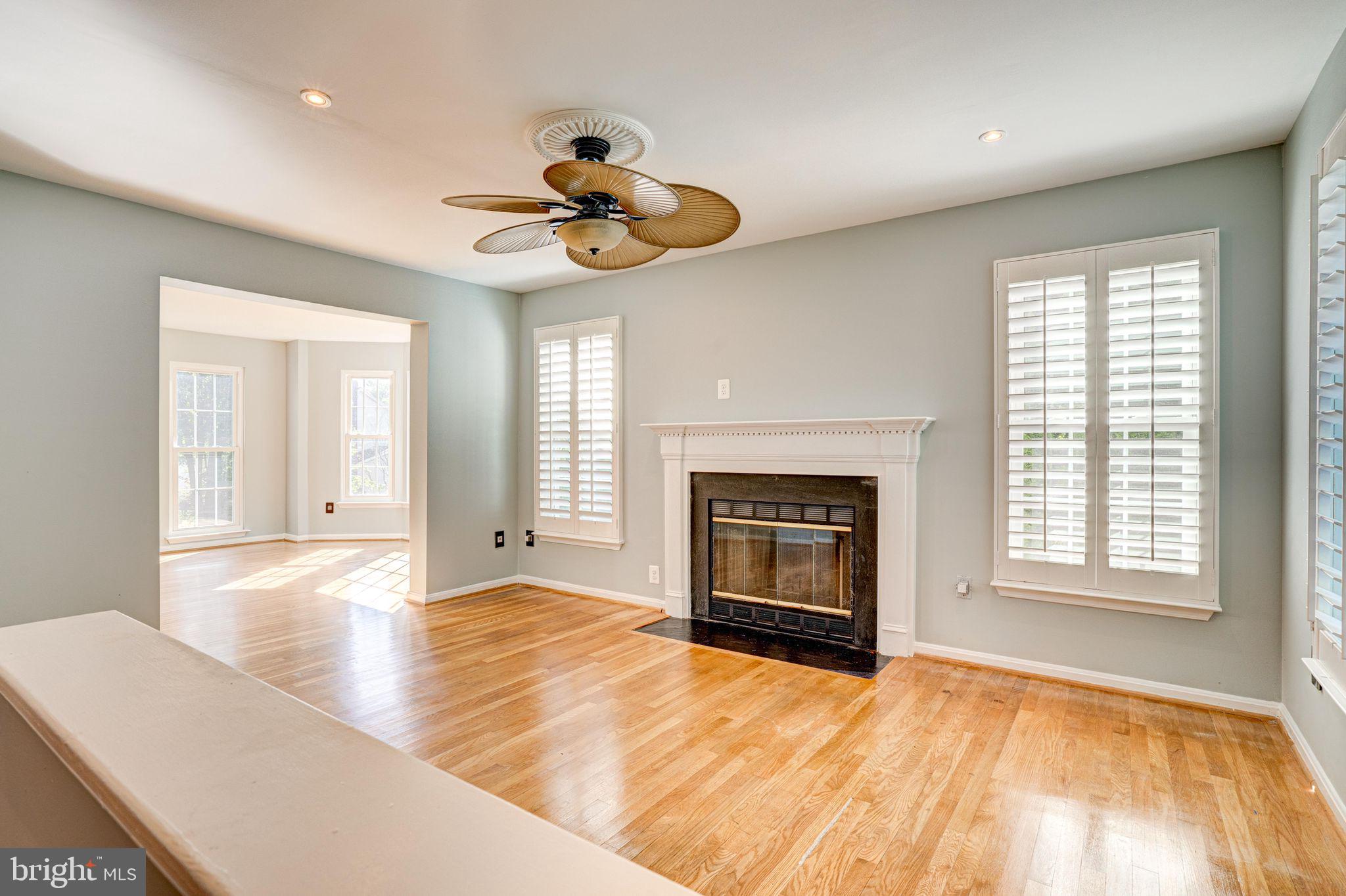 4421 Rolling Meadows Way