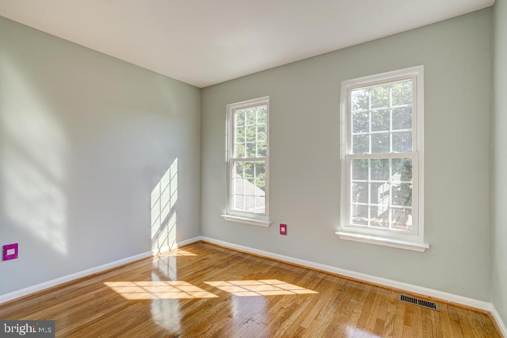 4421 Rolling Meadows Way