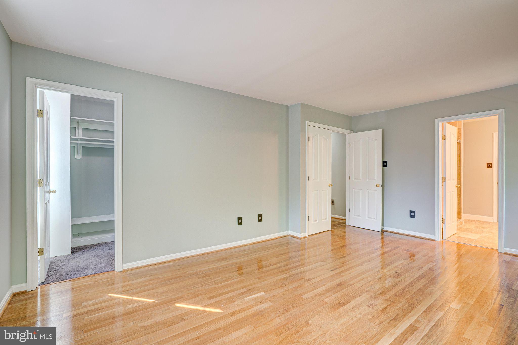 4421 Rolling Meadows Way
