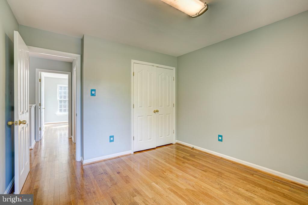 4421 Rolling Meadows Way