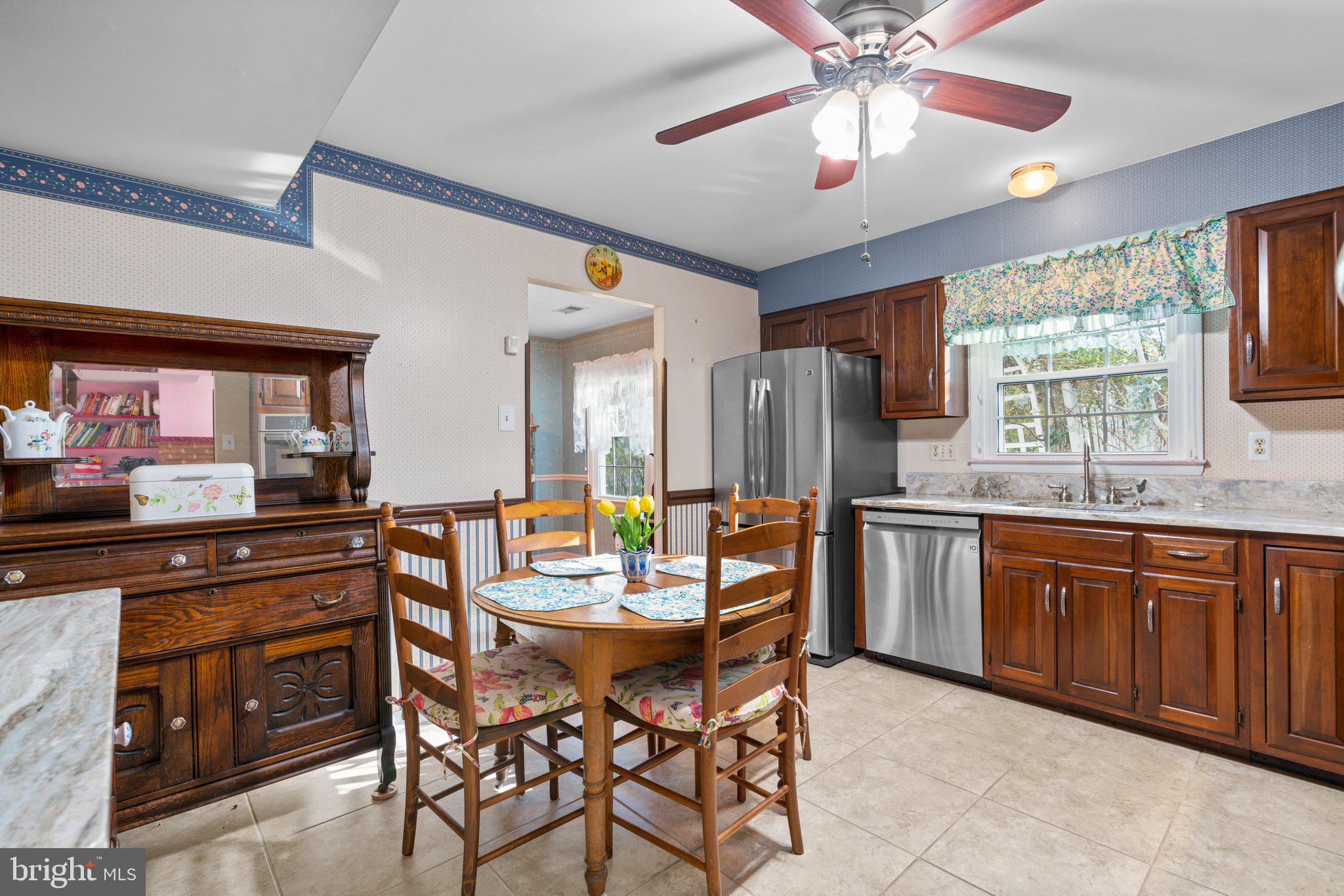 7035 IVORYHAND PLACE