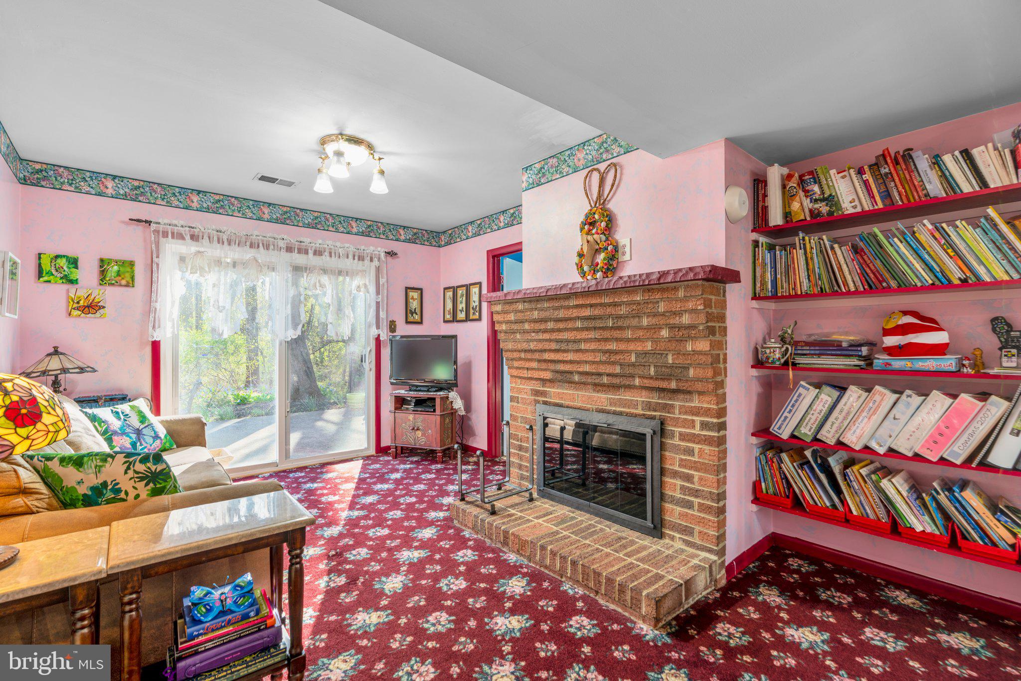 7035 IVORYHAND PLACE