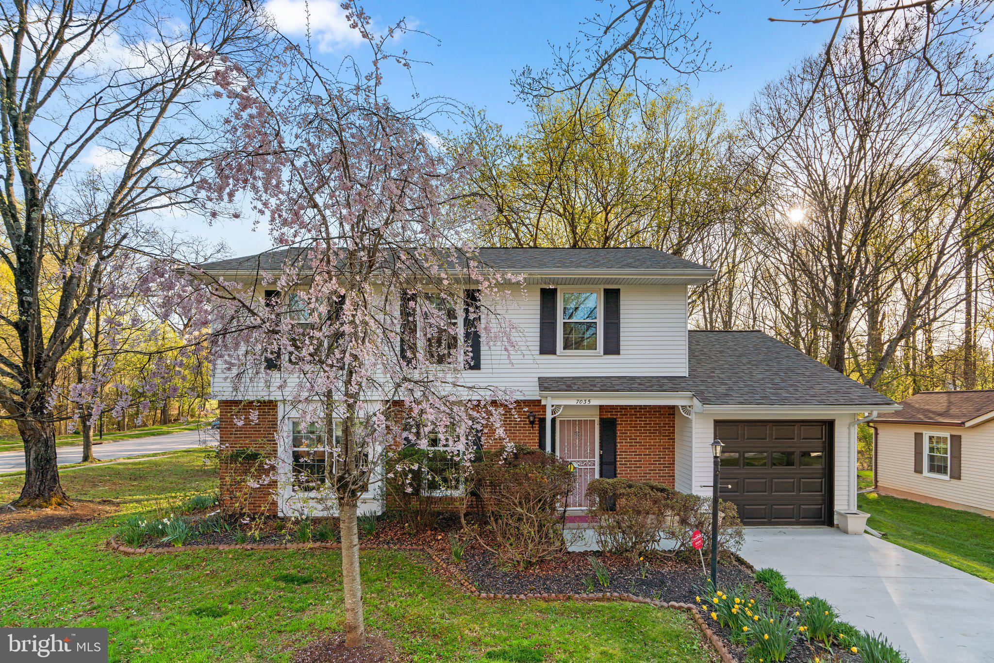 7035 IVORYHAND PLACE