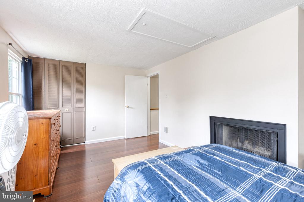 7178 PEACE CHIMES COURT