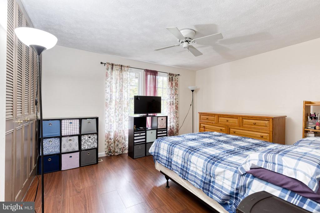 7178 PEACE CHIMES COURT