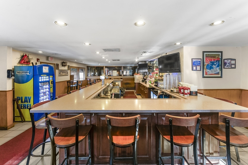 2352 Cranberry Hwy