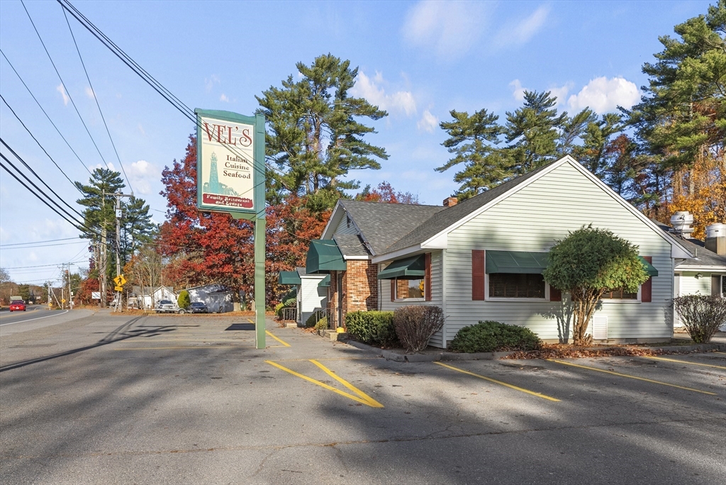 2352 Cranberry Hwy